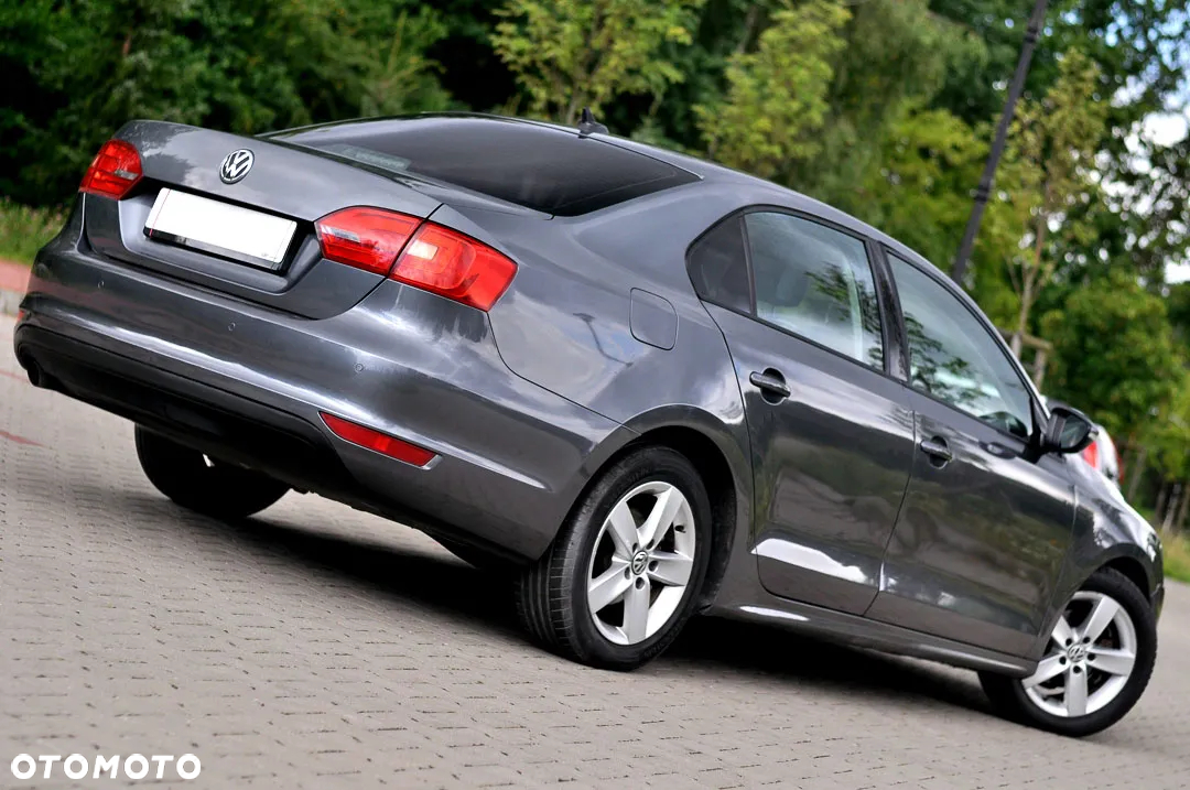 Volkswagen Jetta 1.6 TDI Comfortline - 10