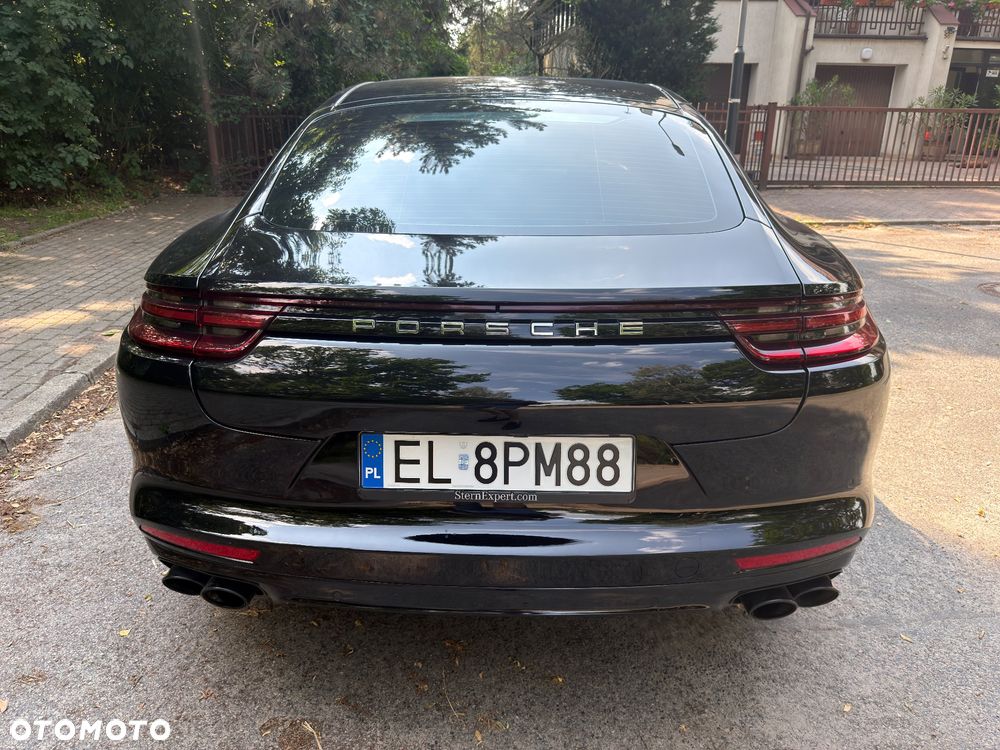 Porsche Panamera 4 - 3