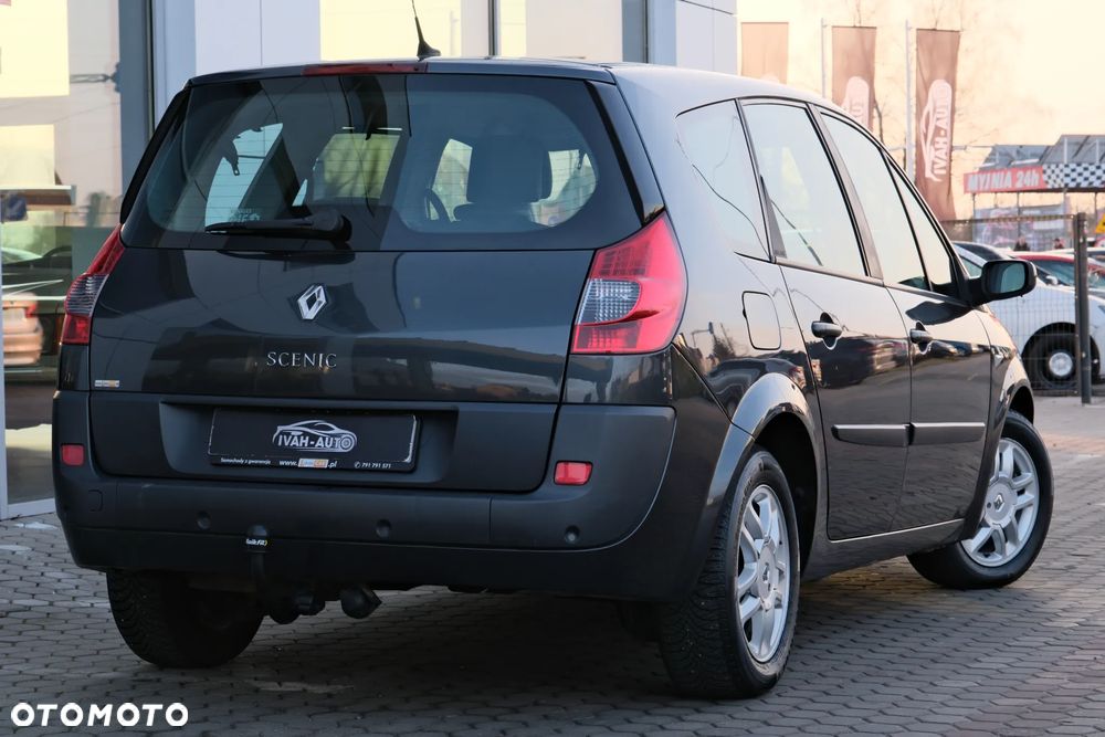 Renault Scenic 2.0 16V Privilege - 8