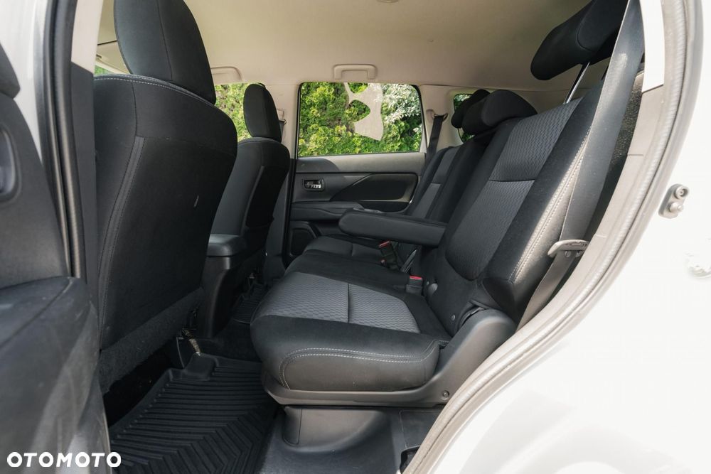 Mitsubishi Outlander 2.2 DID Intense - 14