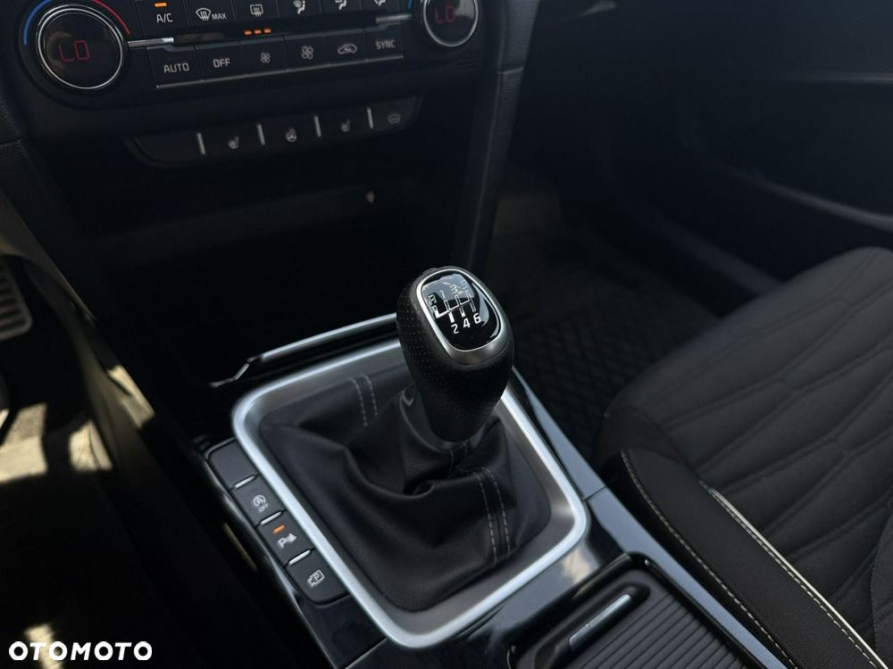 Kia ProCeed 1.5 T-GDI GT Line - 26