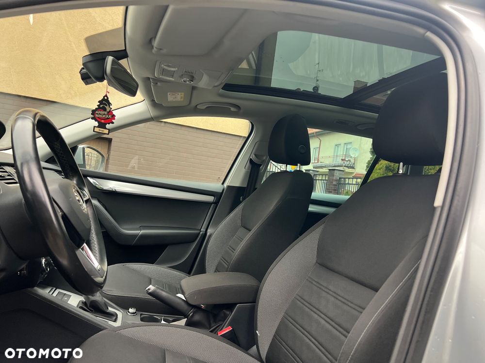 Skoda Octavia 1.6 TDI DSG Ambition - 29