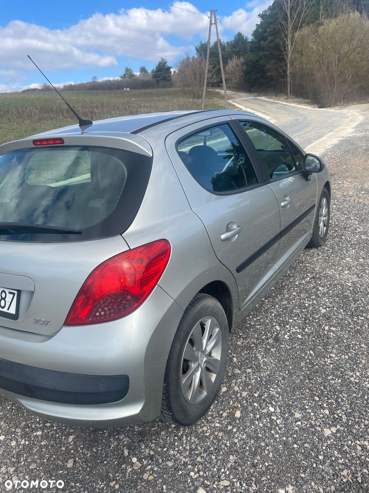 Peugeot 207 - 3