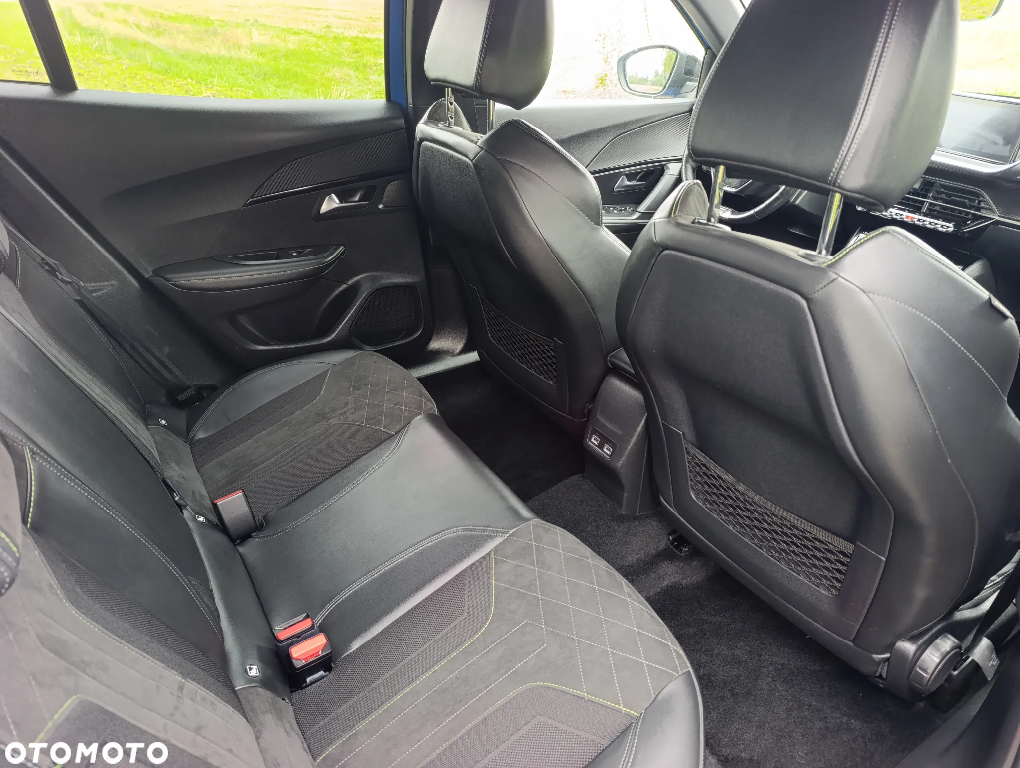 Peugeot 2008 PureTech 155 EAT8 GT Pack - 12