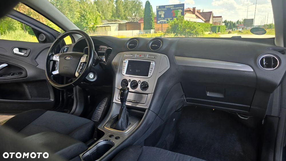 Ford Mondeo 2.0 TDCi Ambiente - 37