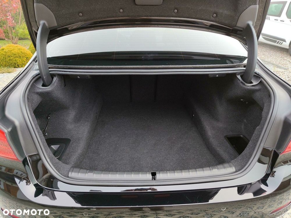 BMW Seria 5 518d Sport - 19