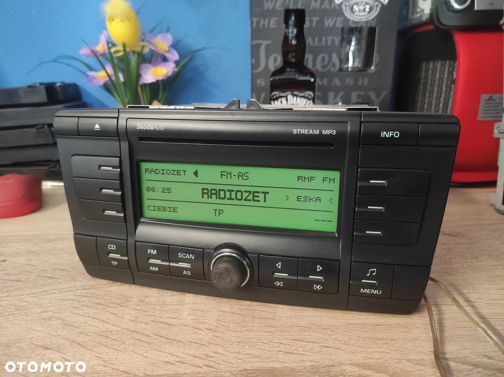 RADIO SKODA OCTAVIA 2 2 DIN SKODA AUTO STREAM MP3 1Z0 ROZKODOWANE WYSYŁKA !!!!! - 1