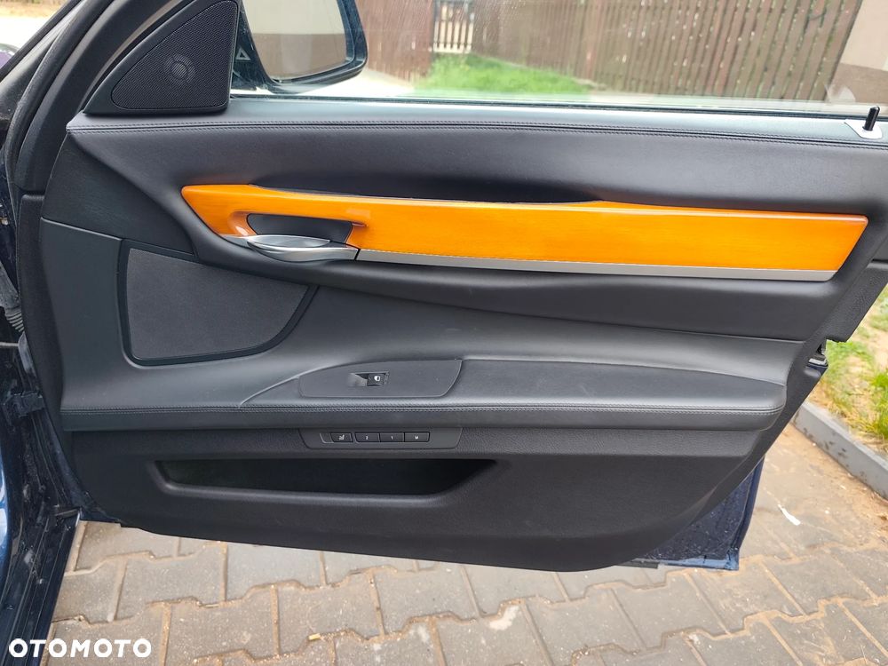 BMW Seria 7 750i L xDrive - 28