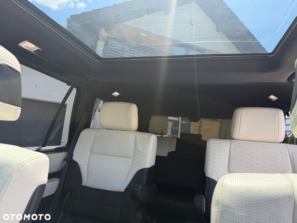 Toyota Sequoia - 16