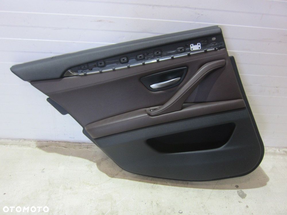 BMW F10 TAPICERKA BOCZEK DRZWI PRAWY TYLNY TYŁ MOKKA BRĄZOWY 51427359778 - 2