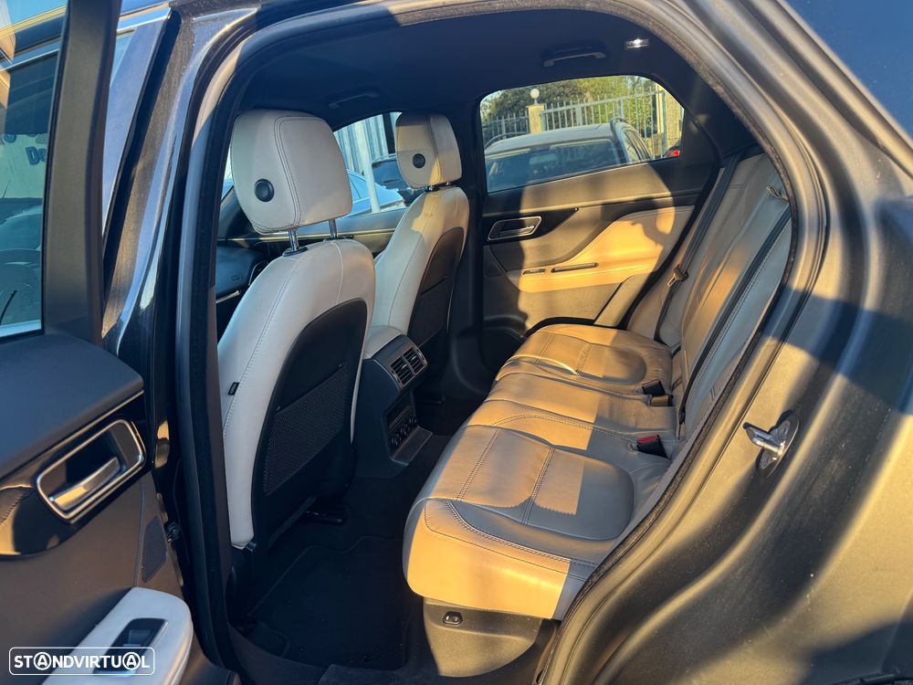 Jaguar F-Pace 2.0 i4D Prestige AWD - 13