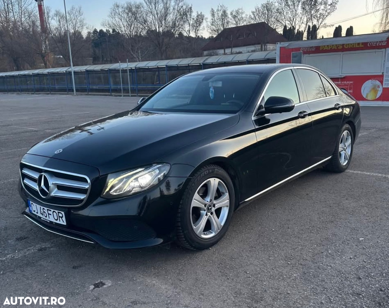 Mercedes-Benz E 220 d 4Matic 9G-TRONIC Exclusive - 2