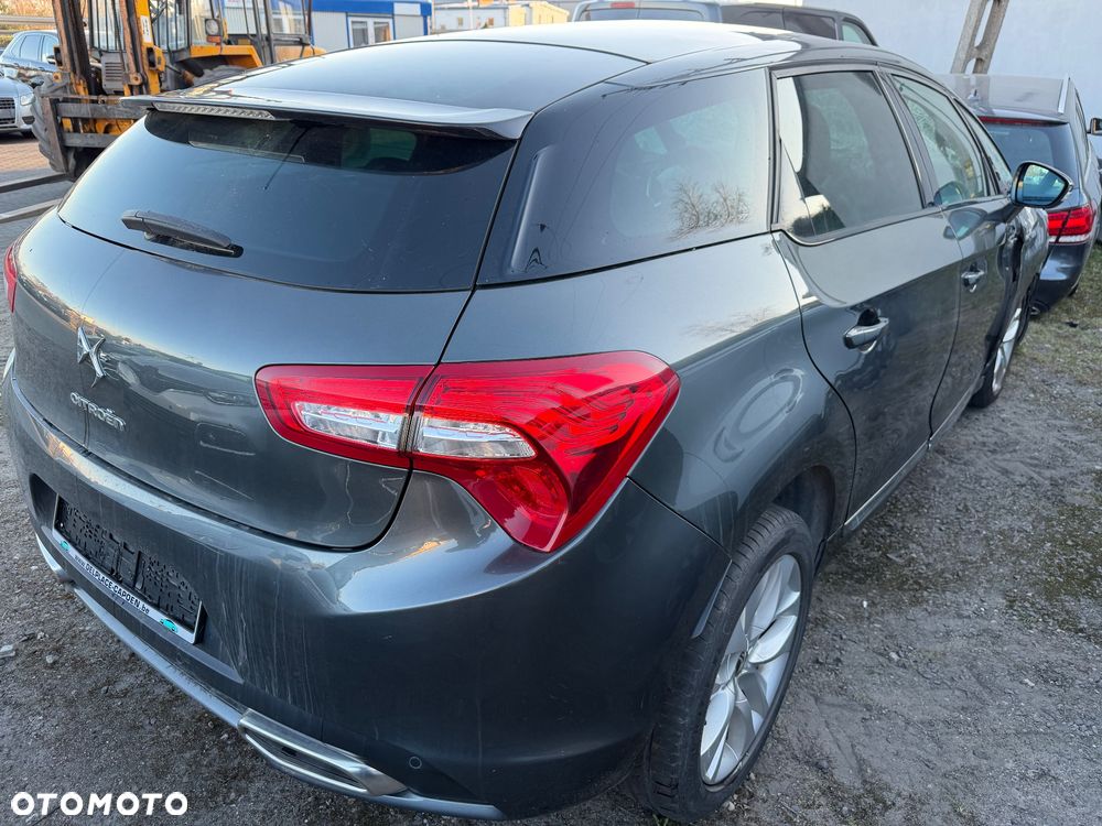 Citroën DS5 e-HDi 115 EGS6 SoChic - 2