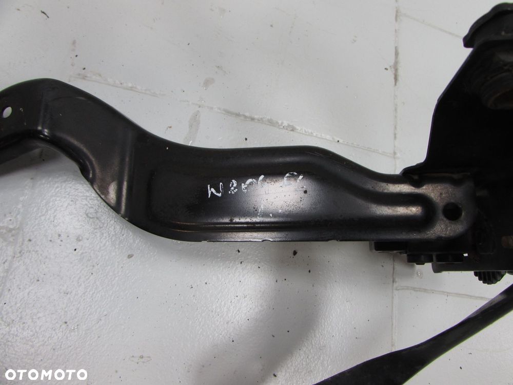MERCEDES C KLASA W204 LIFT FL 11-14 WZMOCNIENIE CZOLOWE PAS PRZEDNI OKULAR LEWY 204626044 - 5