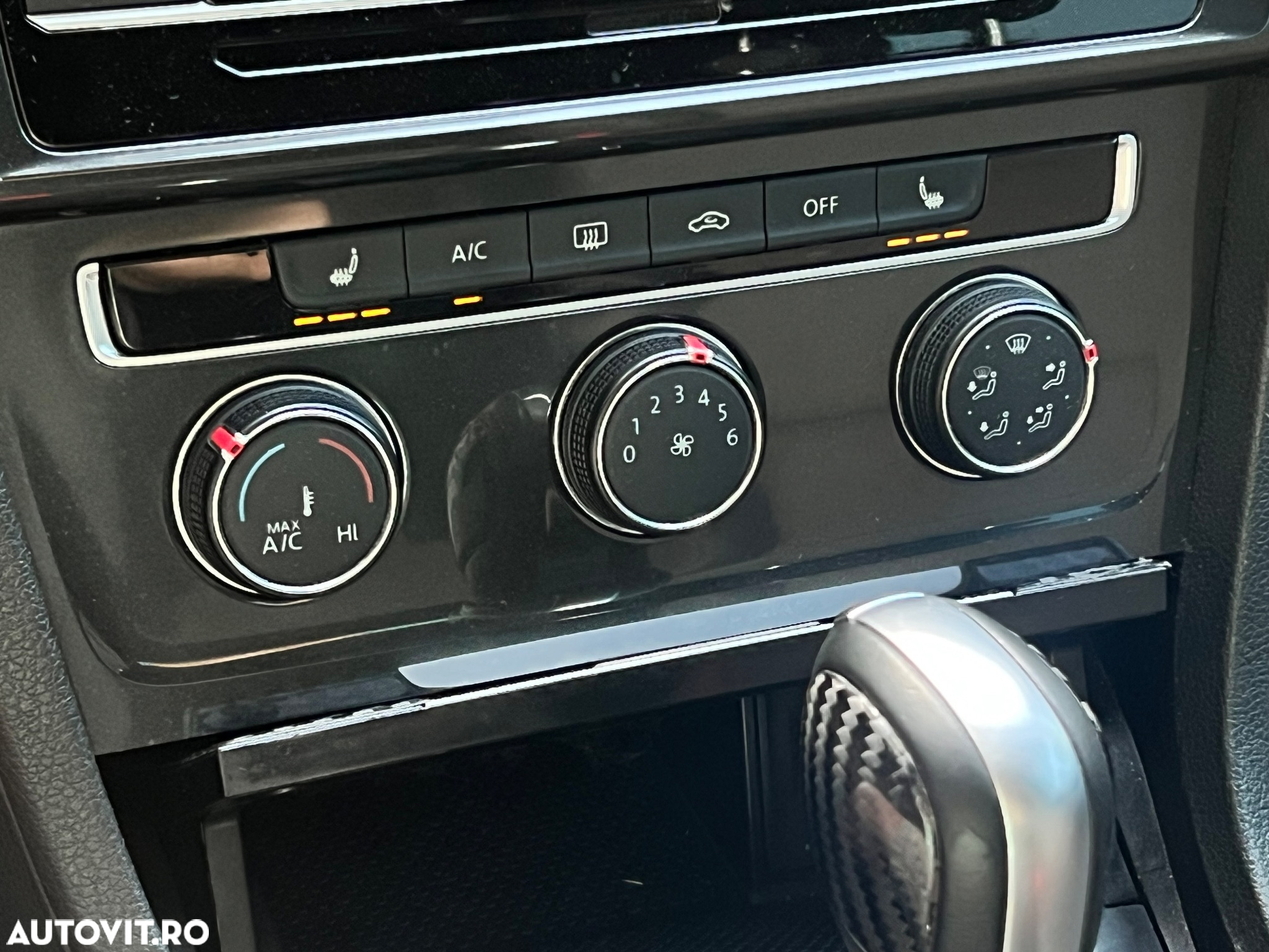 Volkswagen Golf - 24