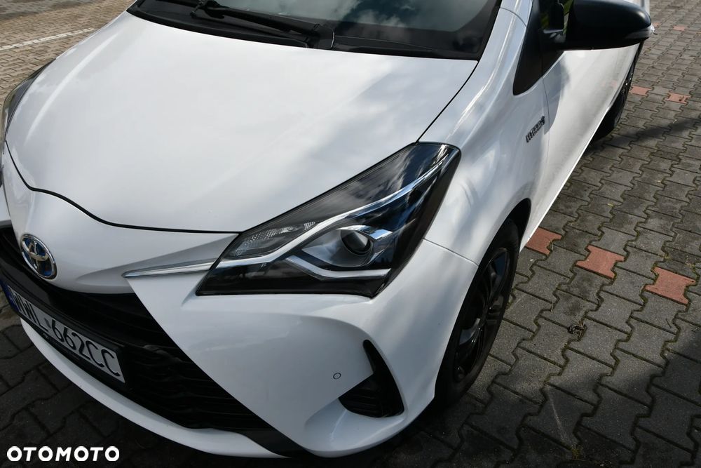 Toyota Yaris Hybrid 100 Active - 17