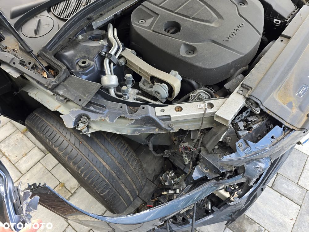 Volvo S90 D3 Geartronic Momentum Pro - 17