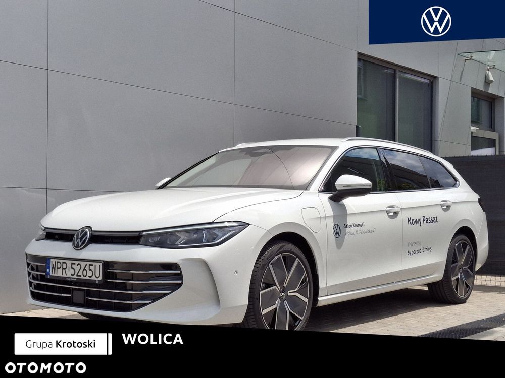 Volkswagen Passat - 1
