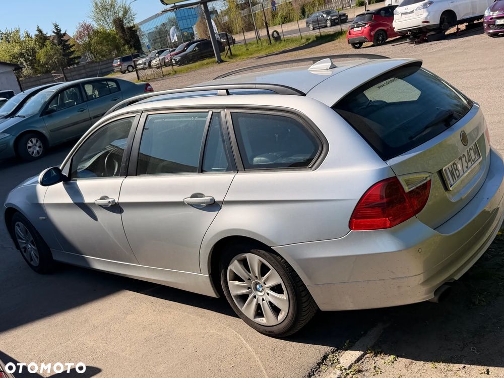 BMW Seria 3 318i - 3