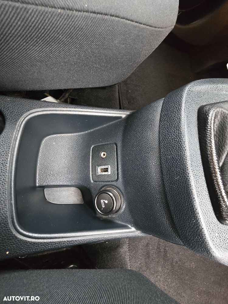 Ford Fiesta 1.6 TDCI Titanium - 12