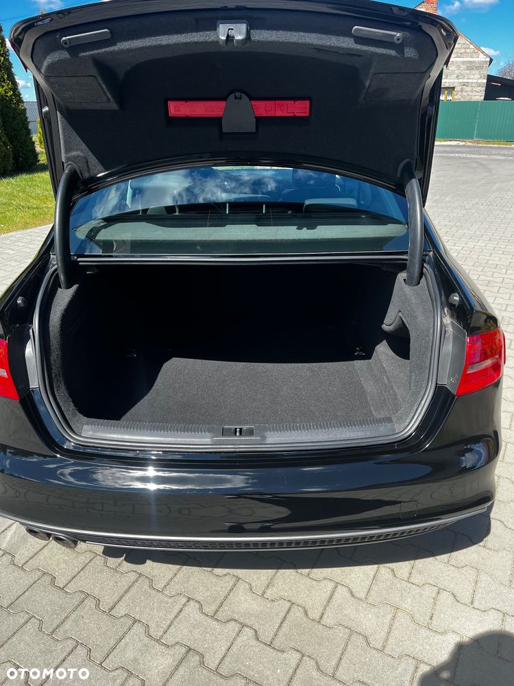 Audi A4 Limousine - 36