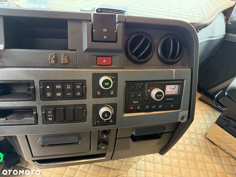 Renault Gama T 480 HIGH CAB  Standard - 12