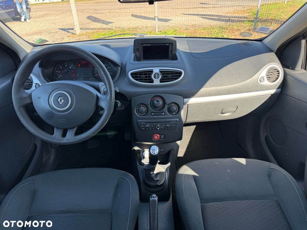 Renault Clio - 16