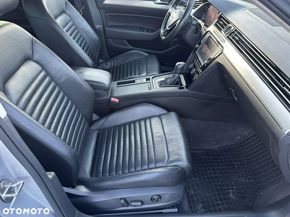 Volkswagen Passat 2.0 TDI Bi-Turbo BMT 4Mot Highline DSG - 17
