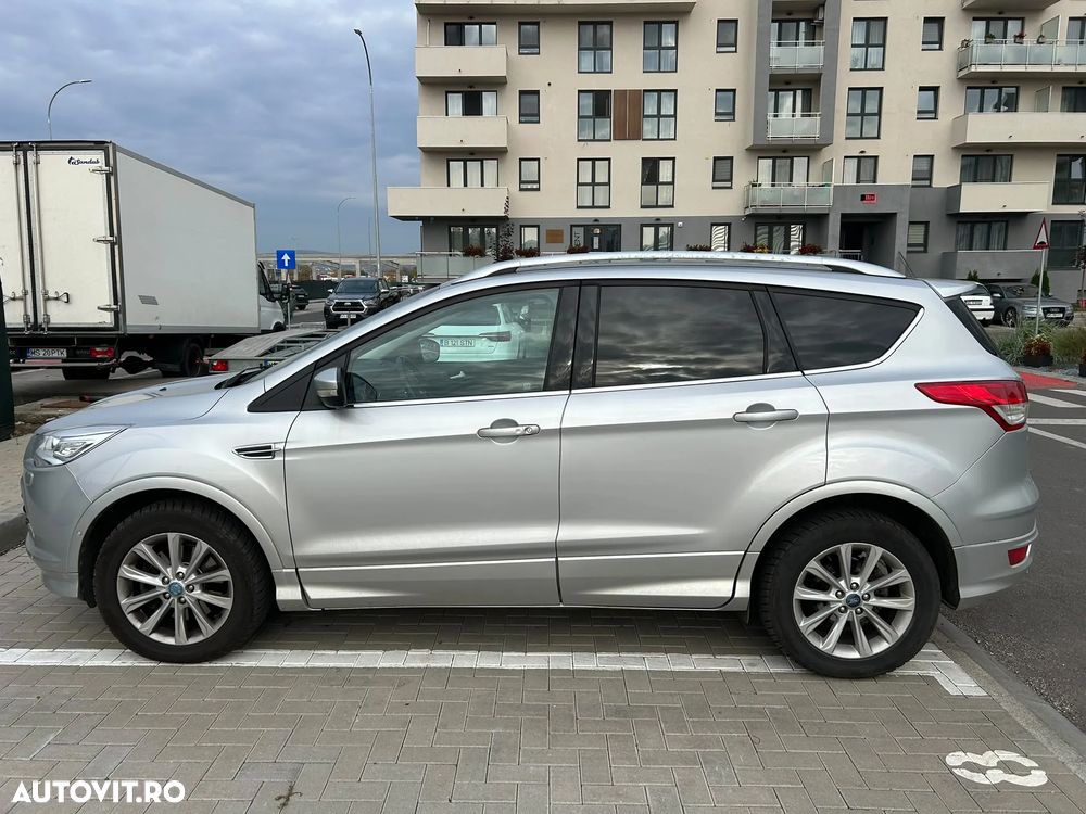 Ford Kuga 2.0 TDCi Powershift 4WD Titanium - 2