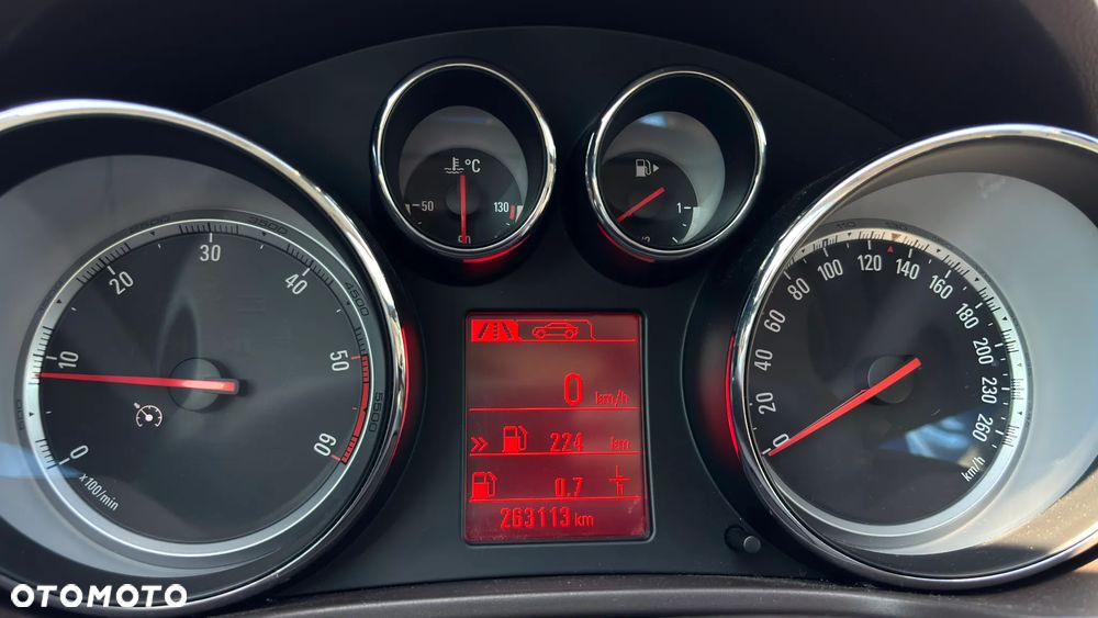 Opel Insignia 2.0 CDTI - 10