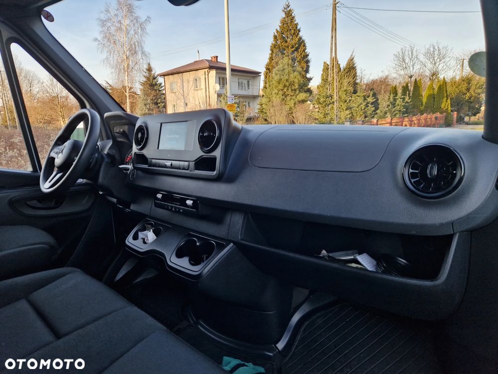 Mercedes-Benz SPRINTER - 18