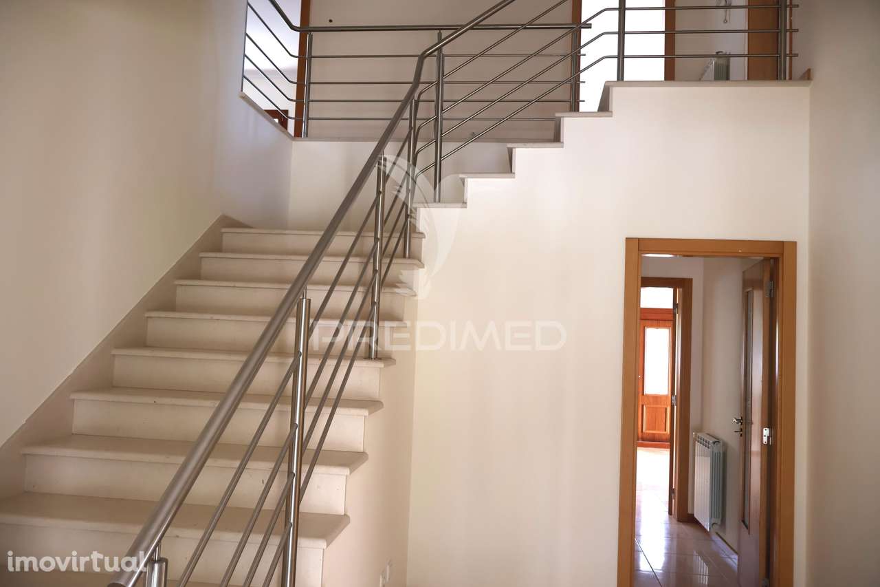 Moradia independente T5 | 600 m² de Exclusividade, Conforto e Priva... - Grande imagem: 2/20