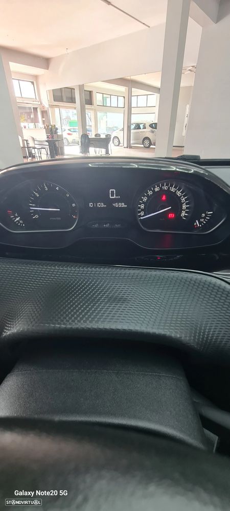Peugeot 208 - 22