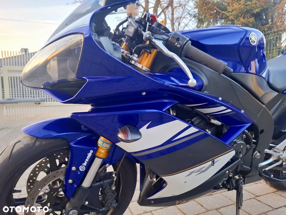 Yamaha R1 - 19