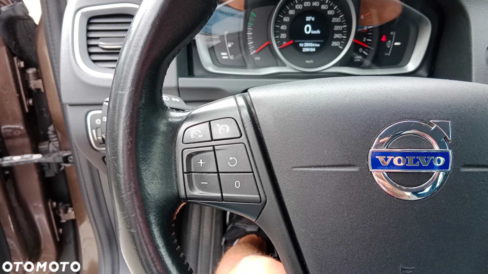 Volvo V60 Cross Country - 20