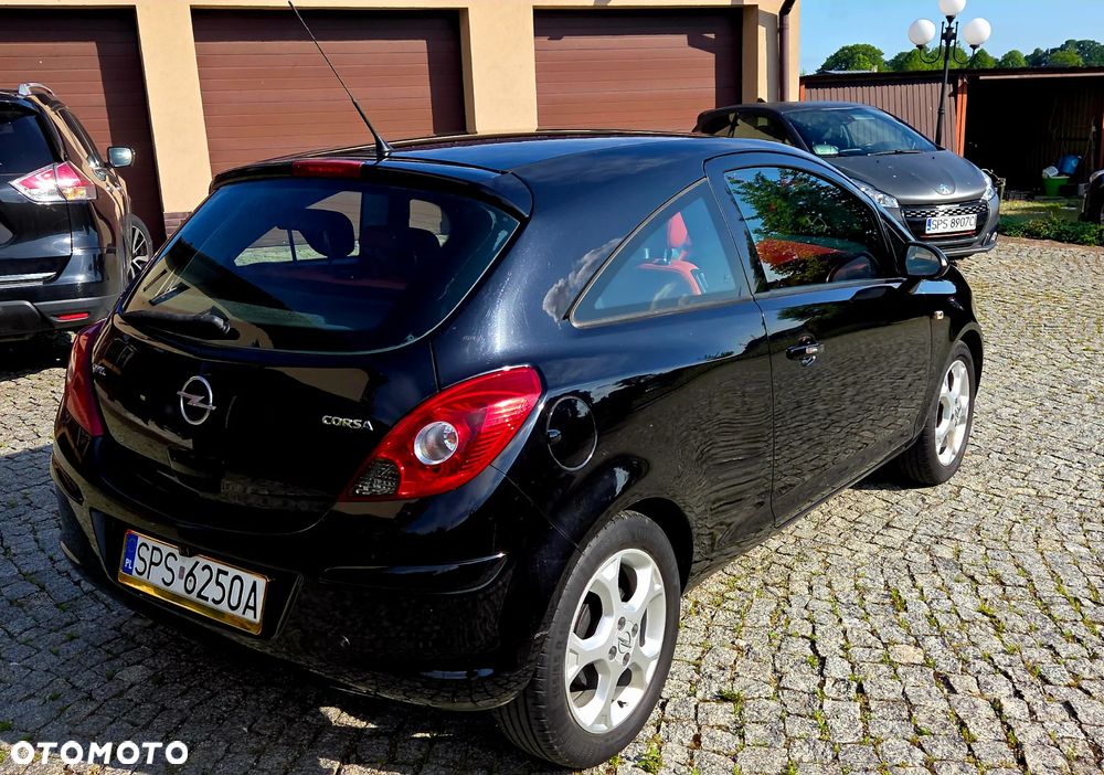 Opel Corsa 1.4 16V Cosmo - 2