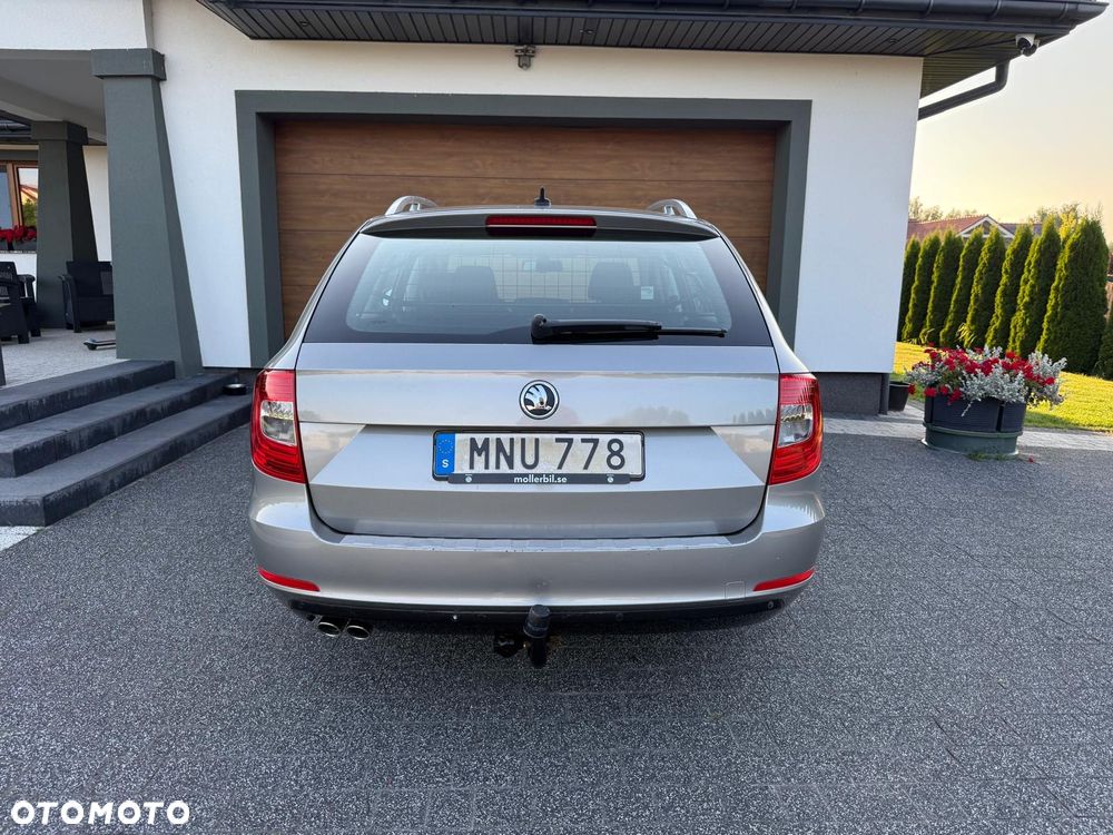 Skoda Superb 2.0 TDI Green tec DSG Elegance - 11
