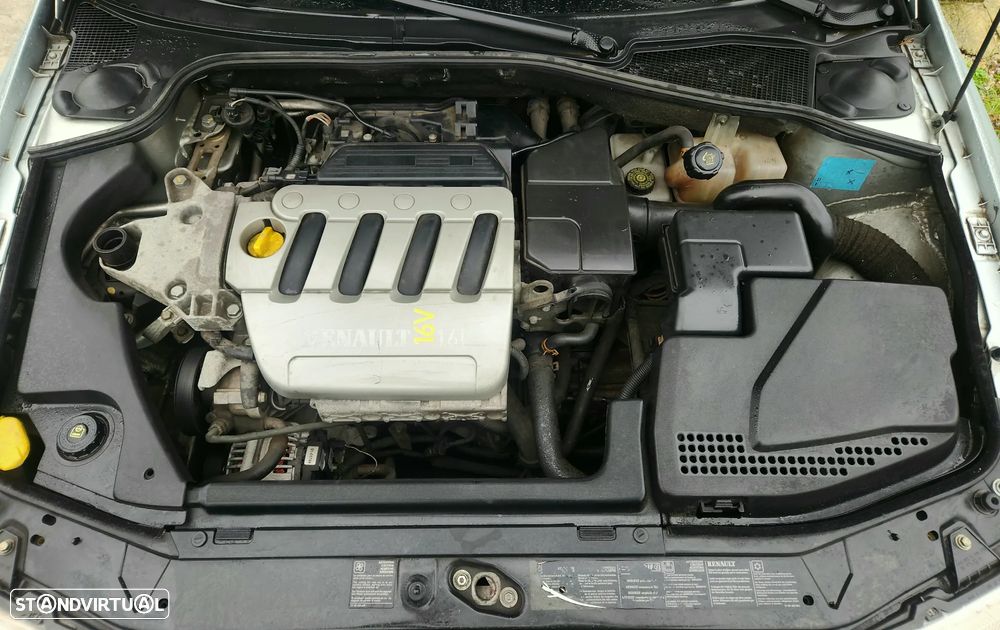 Renault Laguna Break 1.6 Privilège - 19