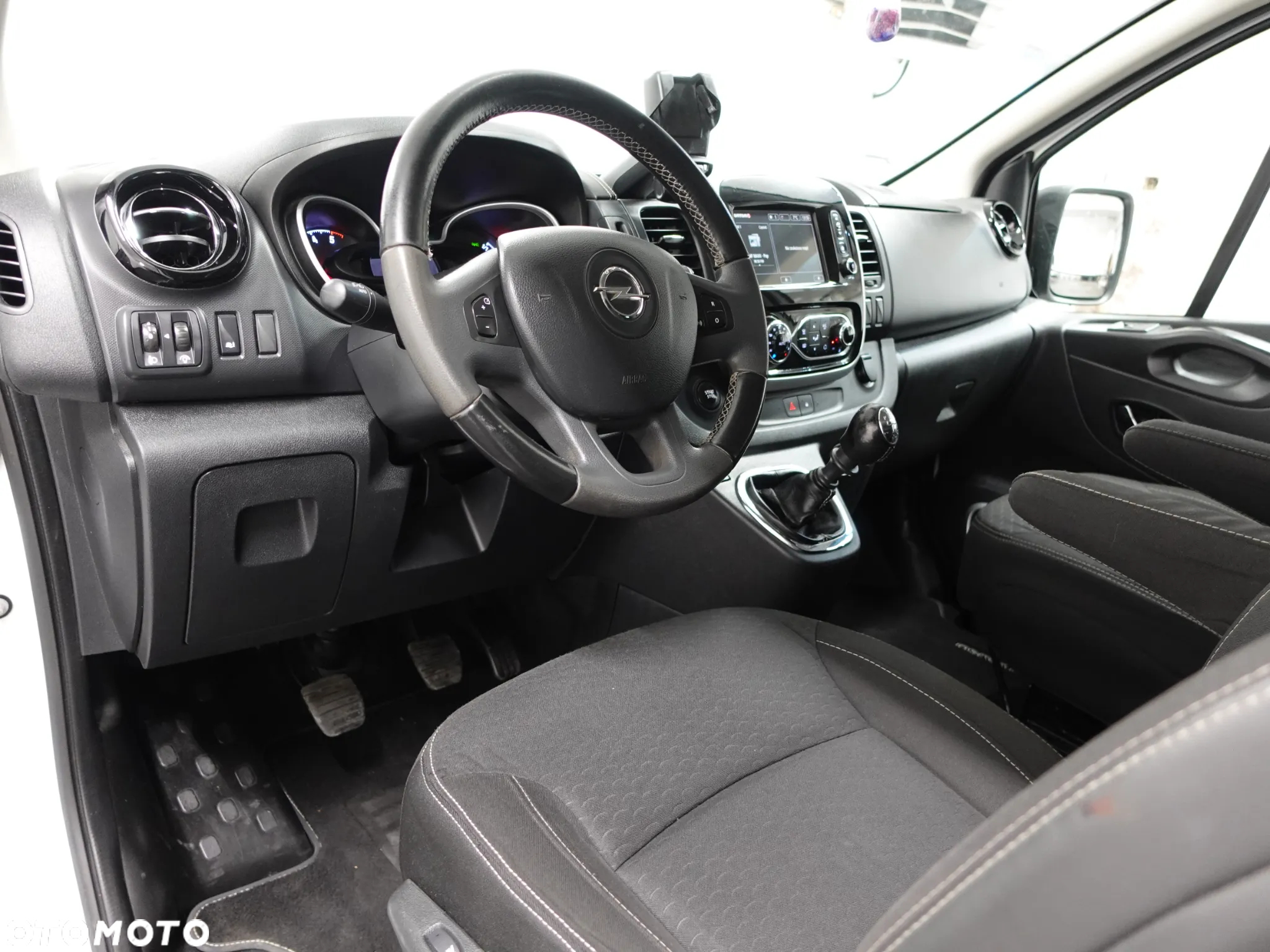 Opel Vivaro - 23