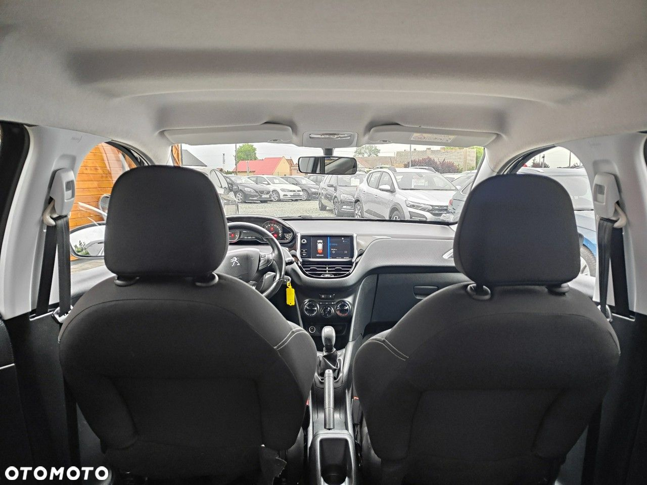 Peugeot 208 - 15