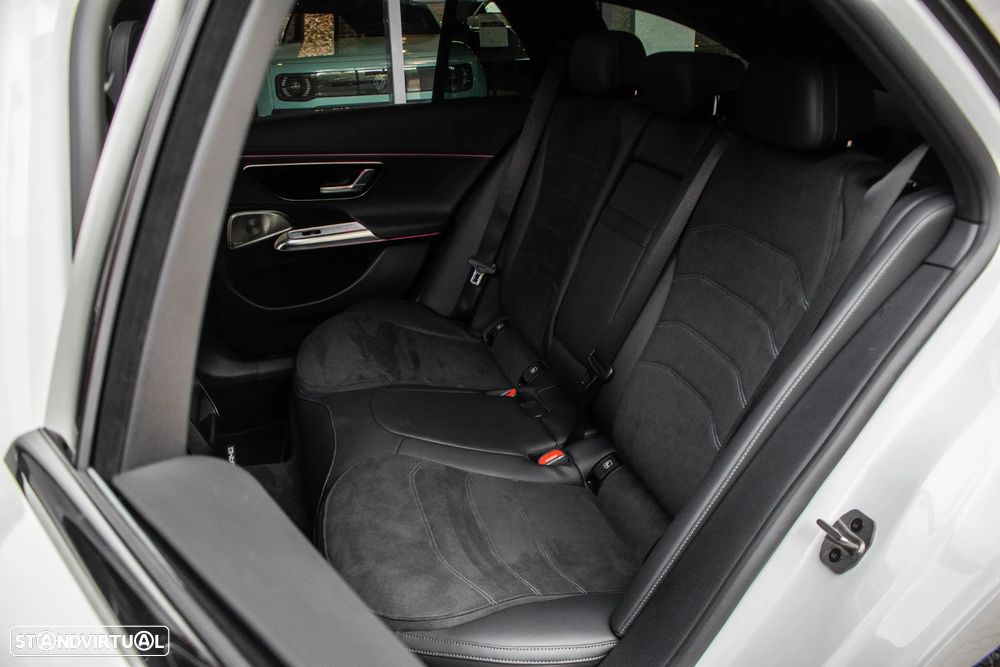 Mercedes-Benz E 300 de AMG Line - 29