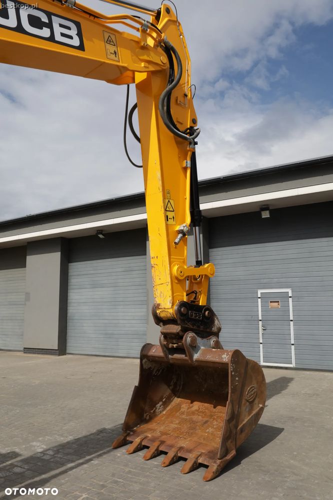 JCB 220X - 14