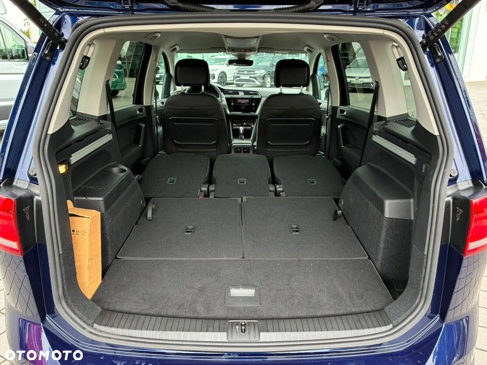 Volkswagen Touran - 27
