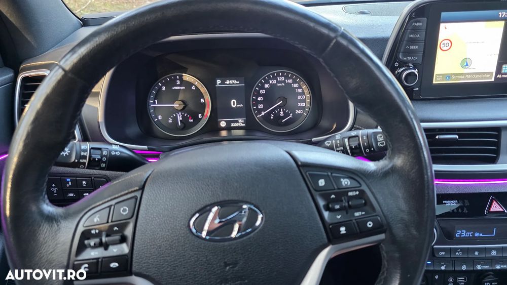 Hyundai Tucson 2.0 CRDI 4WD 8AT Luxury - 6