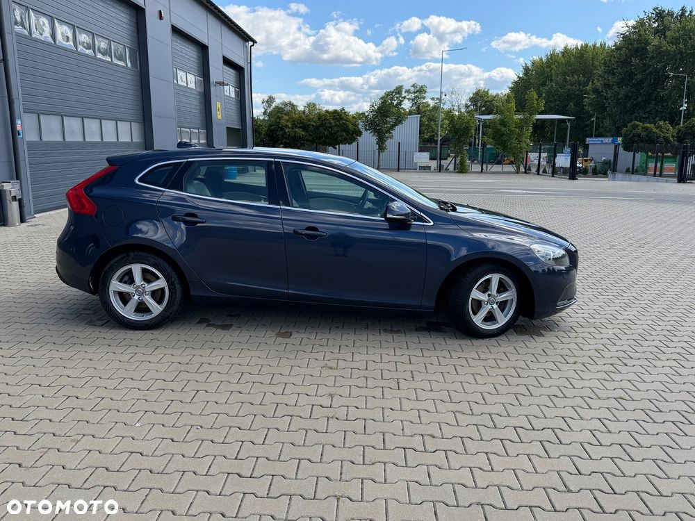 Volvo V40 D2 - 17