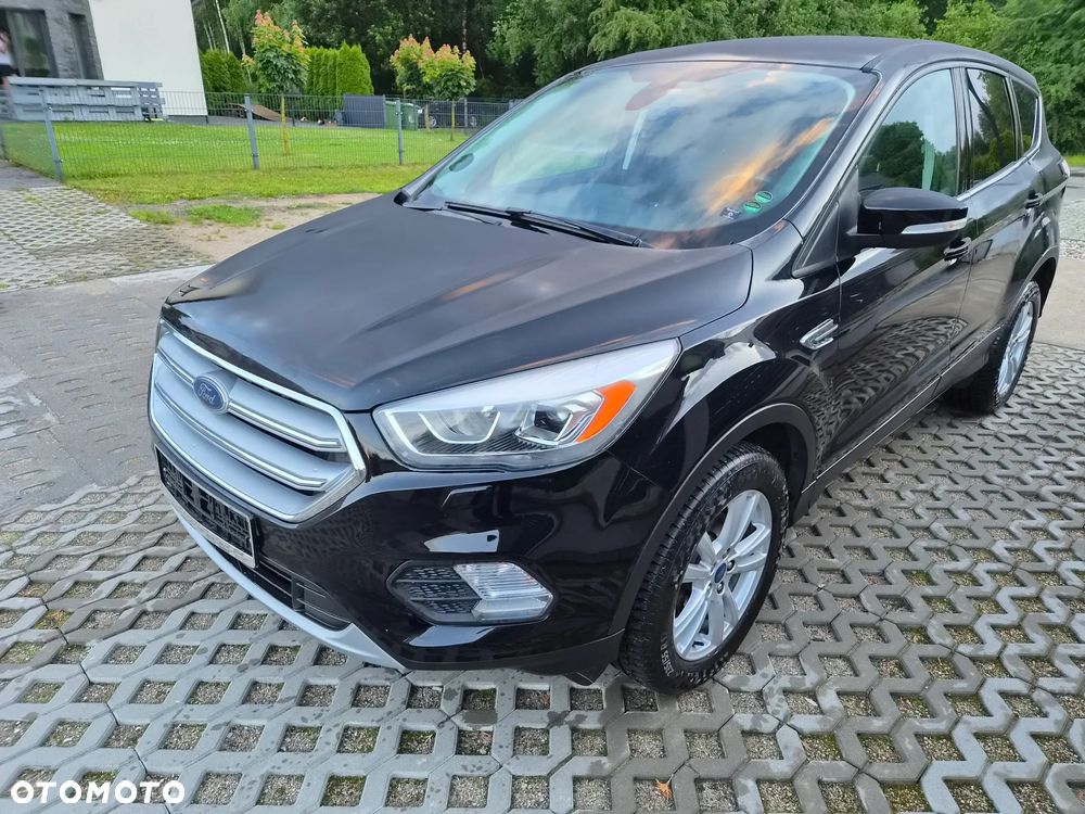 Ford Kuga 1.5 EcoBoost 2x4 Titanium - 2