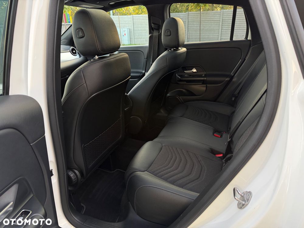 Mercedes-Benz GLA 200 Progressive - 21