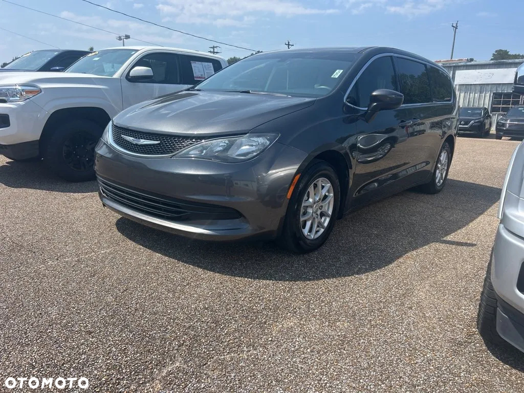 Chrysler Pacifica - 2