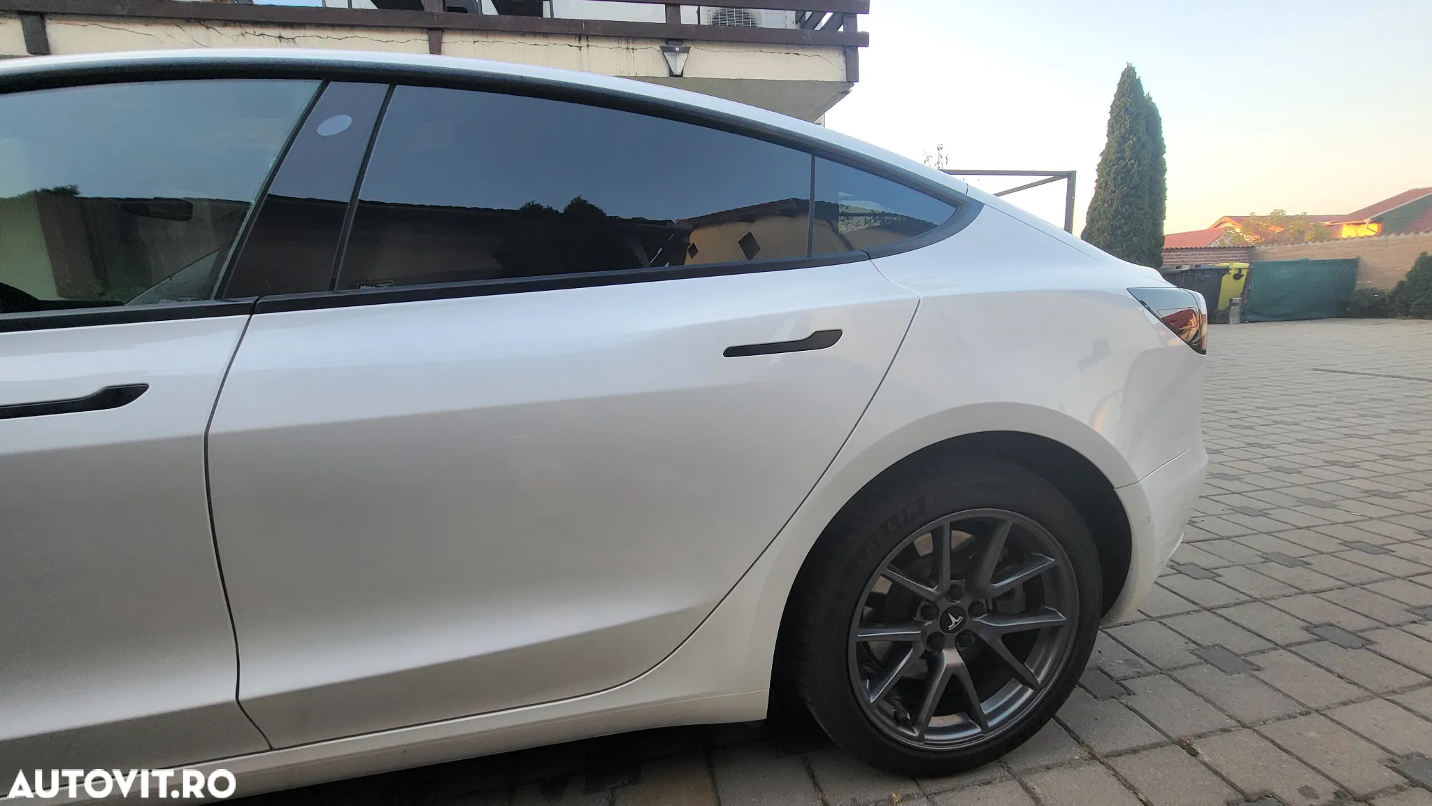 Tesla Model 3 Langstreckenbatterie Allradantrieb Dual Motor Performance - 33