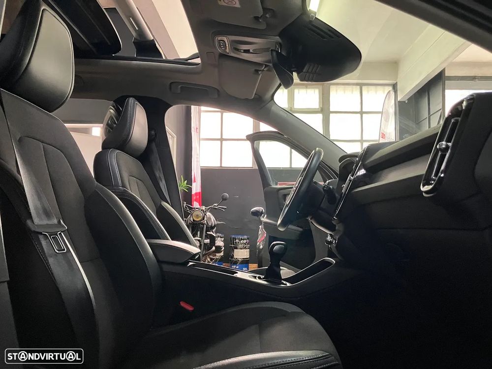 Volvo XC 40 2.0 D3 Momentum Plus - 28